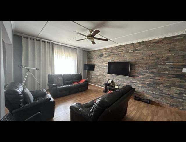 3 BEDROOM HOUSE FOR SALE IN ARBORETUM